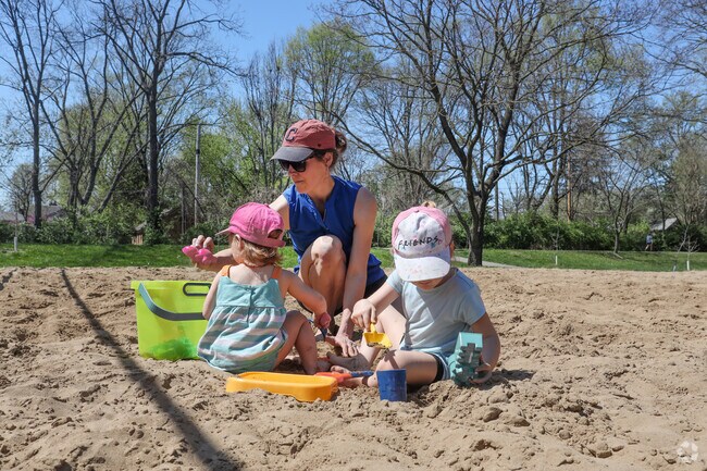 In the Canterbury-Chatard neighborhood there are several parks and recreational areas for kids.