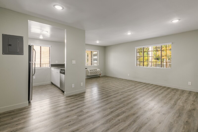 1535 N Kenmore Ave unit E, Los Angeles, CA 90027 - photo 1