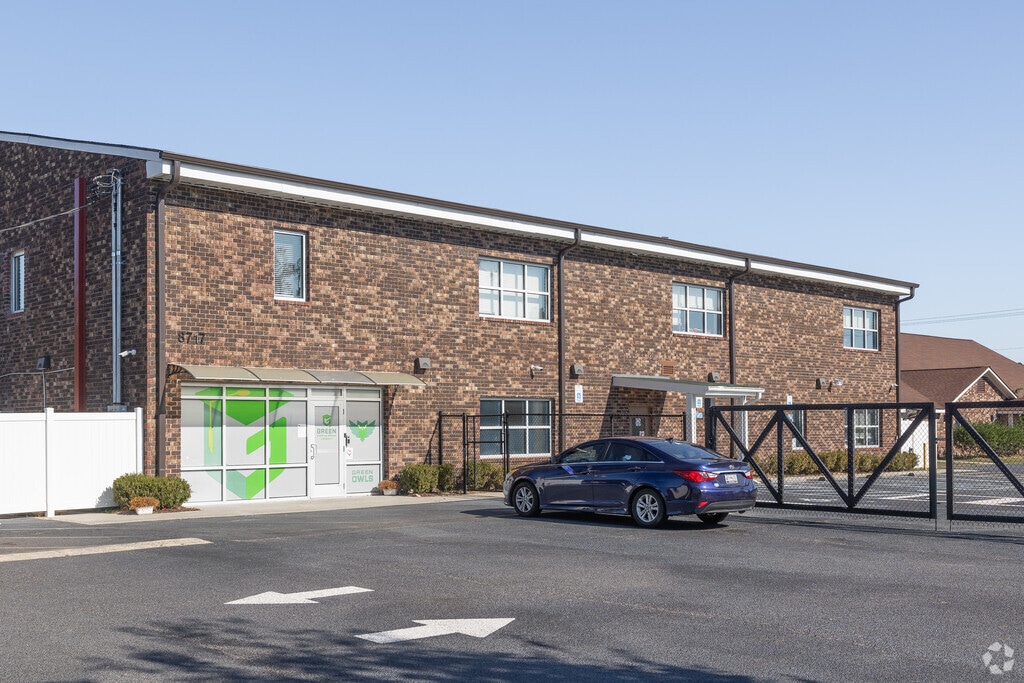 GREEN Charter School Lowcountry is located in Deer Park, North Charleston.