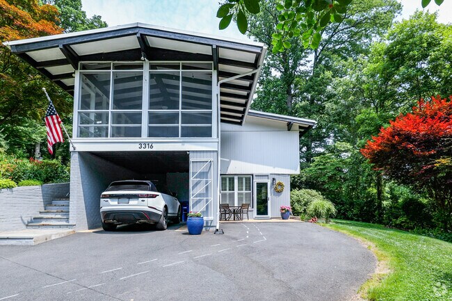 Lake Barcroft hosts a wide range of contemporary homes on its quiet residential streets.