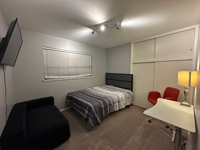 4699 E Bails Place, Denver, CO 80222 - photo 4