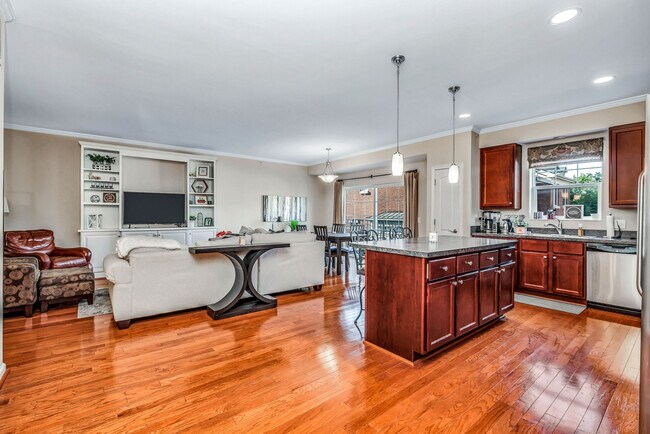 3316 Wasson Rd unit 4B, Cincinnati, OH 45209 - photo 2