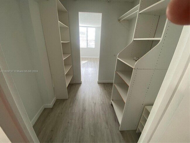 Chelsea Bayview unit OCEAN VIEW, Hallandale Beach, FL 33009 - photo 4