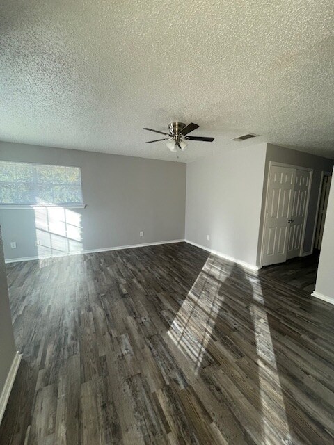 700 Hercules Ln unit 700 Hercules Ln Unit, Denton, TX 76209 - photo 2