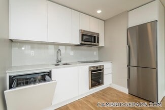 334 Harvard St Unit L7, Cambridge, MA 02139