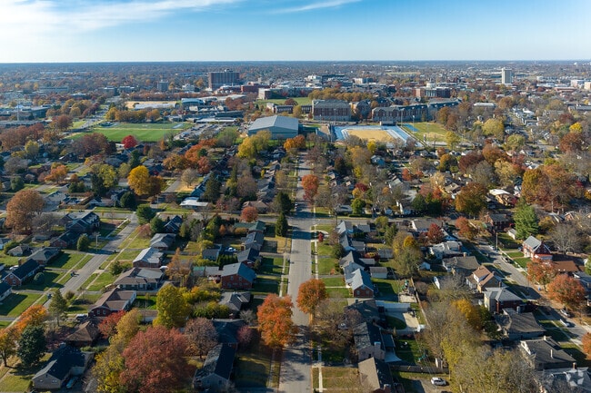 Hollywood offers convenience and relaxing living near the University of Kentucky.