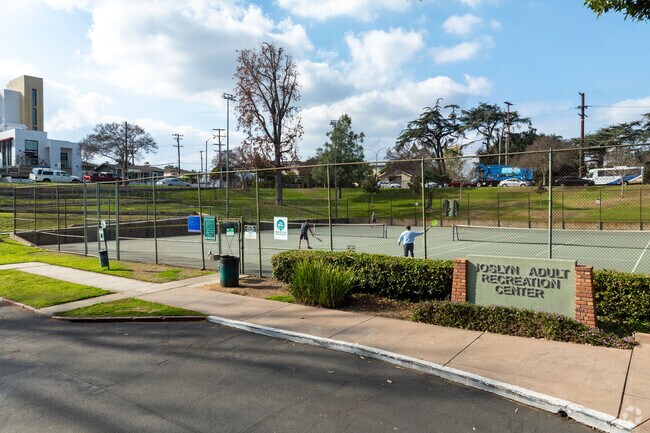 Story Park, attached to the Joslyn Adult Recreation Center, has tennis courts used by locals.