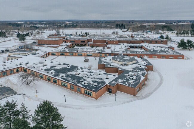 Silver Creek Elementary School has an extensive academic program for students to excel academically and achieve their goals.