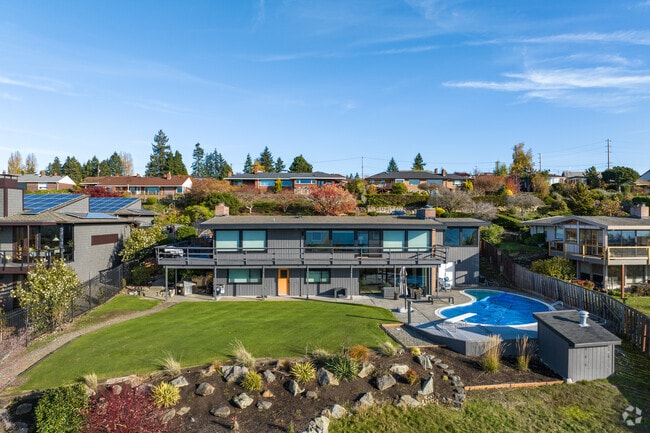 Prairie style homes are abundant in West End.