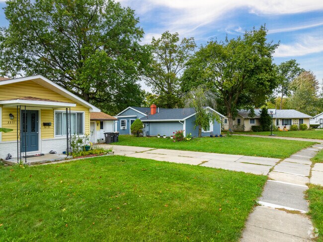 Fort Wayne's Hazelwood neighborhood has ranches in many different colors.