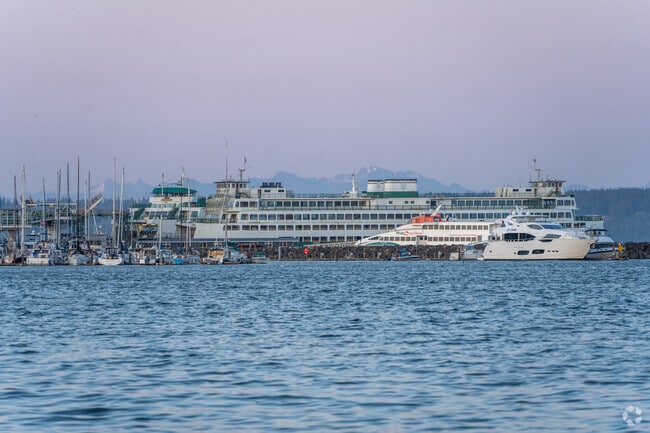 Enjoy scenic commutes with Kingston Ferry and public water transportation services in Indianola.