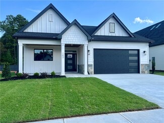 102 Wickers Ln, Clemson, SC 29631