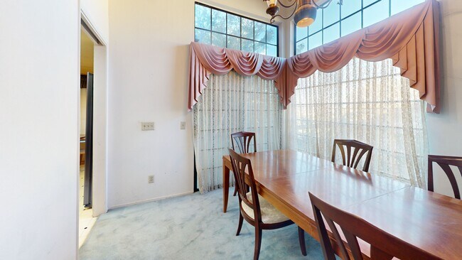 24819 Laurelcrest Ln, Stevenson Ranch, CA 91381 - photo 2