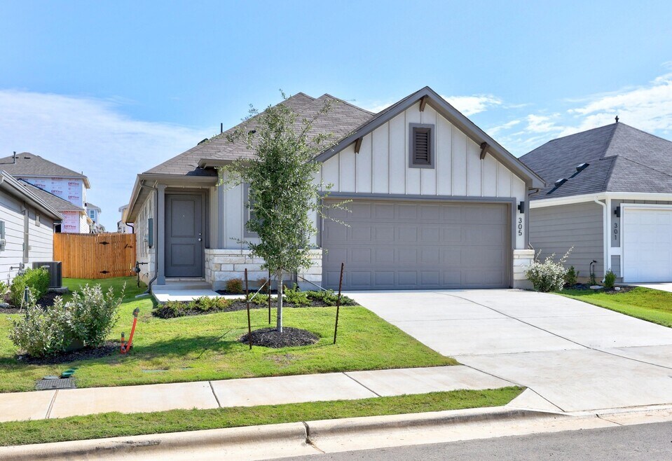 305 Bendecido Loop, Elgin, TX 78621 - photo 1