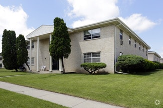 4300 S 60th St, Greenfield, WI 53220
