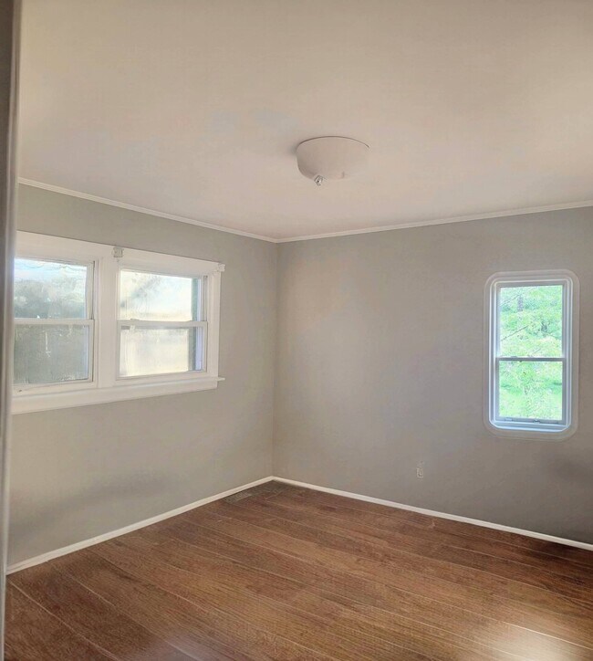 411 Brewer St, East Hartford, CT 06118 - photo 6