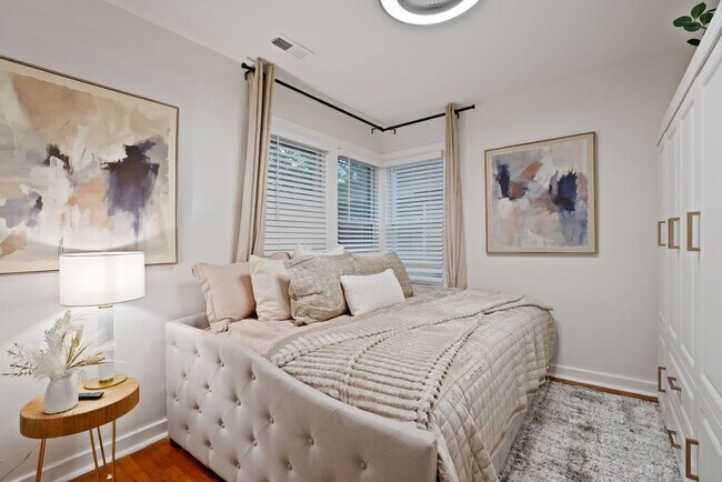 2005 Emerson St unit ID1287274P, Evanston, IL 60201 - photo 3