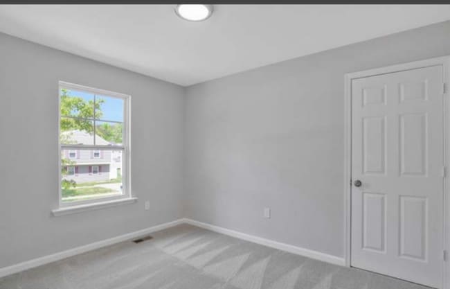 1716 Bradmoore Dr, District Heights, MD 20747 - photo 3