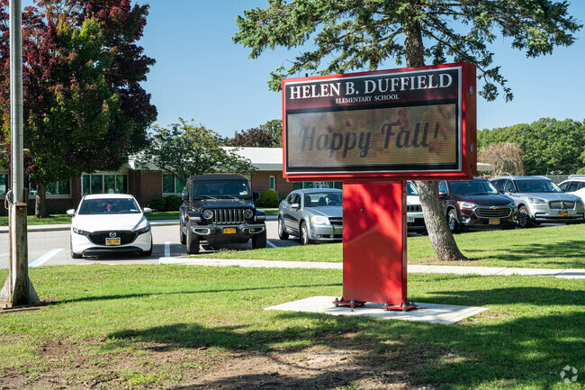 The marquee give us information on event and accomplishments.