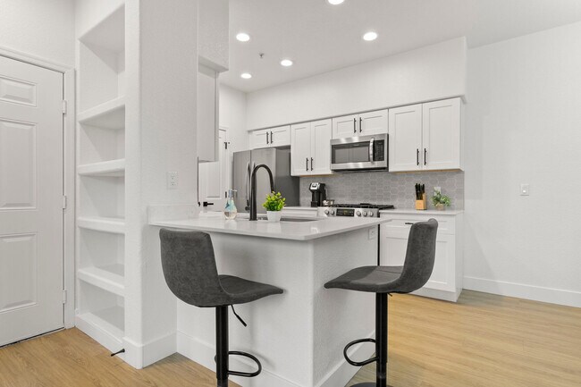 9450 W Cabela Dr unit ID1014637P, Glendale, AZ 85305 - photo 6