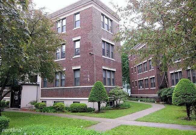 35 Fellsway W unit 27, Medford, MA 02155 - photo 5