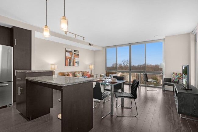 3718 Midtown Dr unit ID1351201P, Tampa, FL 33607 - photo 2