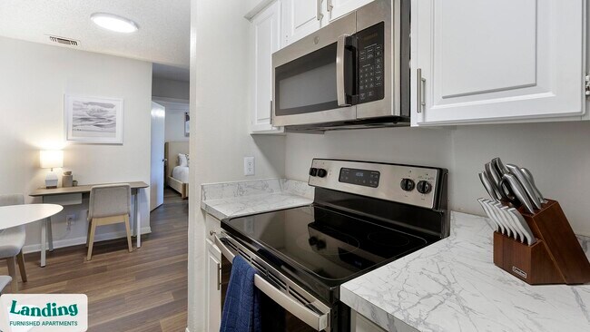 1408 Teasley Ln unit 3911.1407344, Denton, TX 76205 - photo 6