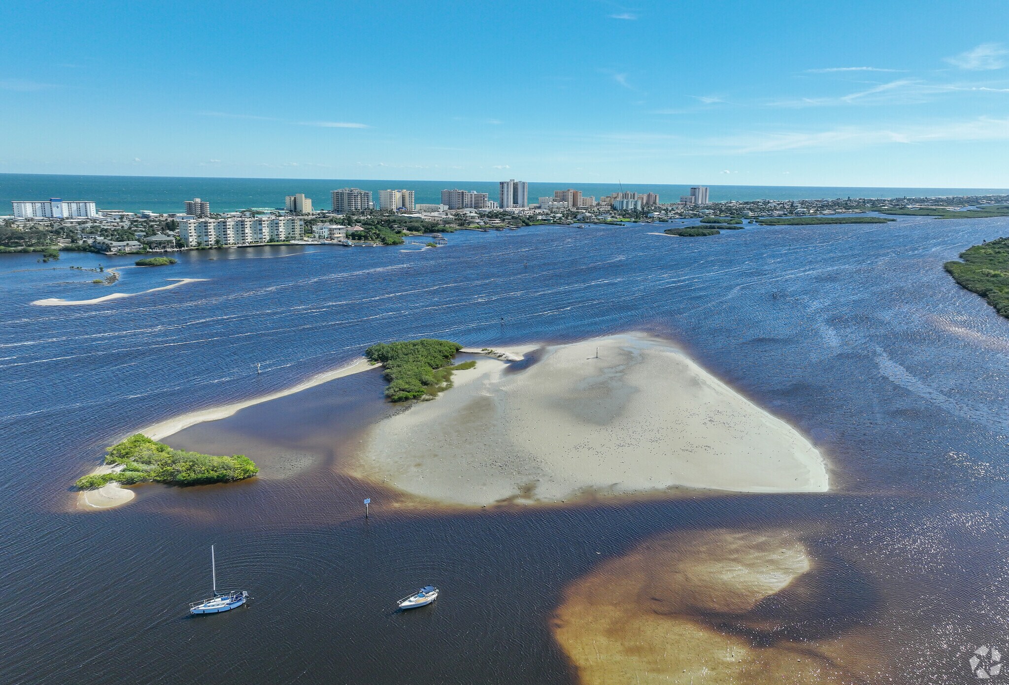 You’ll be minutes from the Halifax River in Harbor Point.