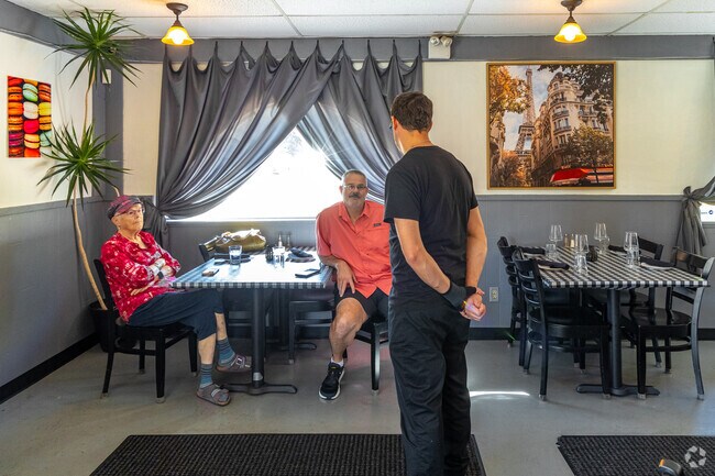 L’s Kitchen is the go-to spot for lovers of French-inspired cuisine in Irvingdale on weekends.