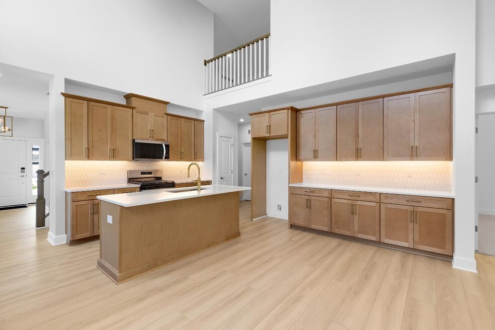 5340 Trail Vista Dr, West Bloomfield, MI 48323 - photo 1