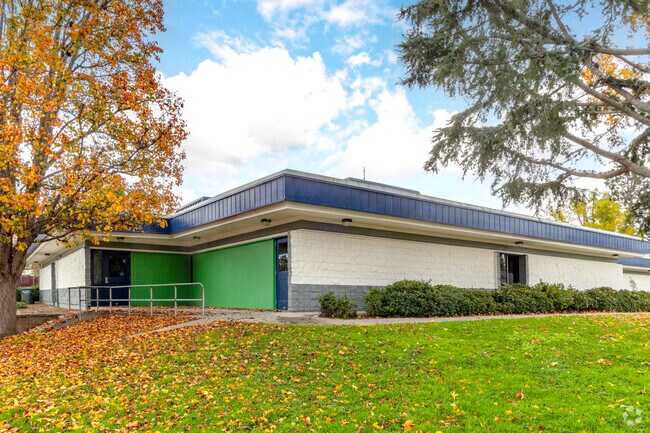 Vargas Elementary School has dozens of effective and excellent teachers and staff in Sunnyvale.