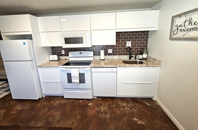 1368 S 1050 W unit 1 Bed 1 Bath Apartme, Payson, UT 84651 - photo 6