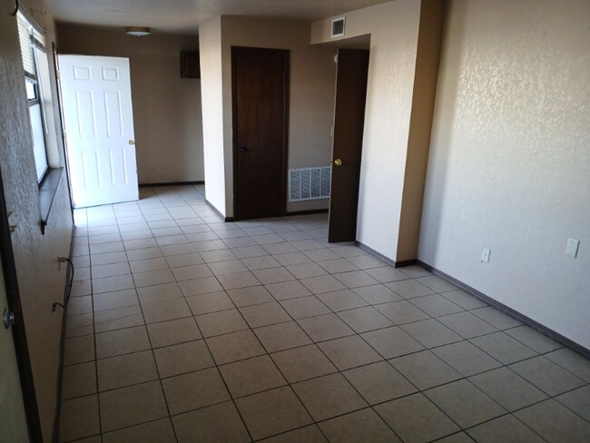 902 Cynthia St unit 52, Wilburton, OK 74578 - photo 2