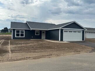 1820 Robin Dr, Traverse City, MI 49685