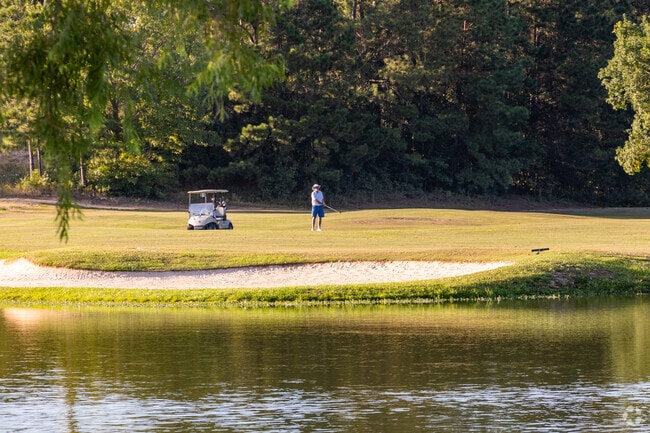 Golfers will enjoy living in the West Hattiesburg neighborhood.