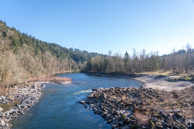 The Sandy River runs along the east side of the Sandee Palisades neighborhood.