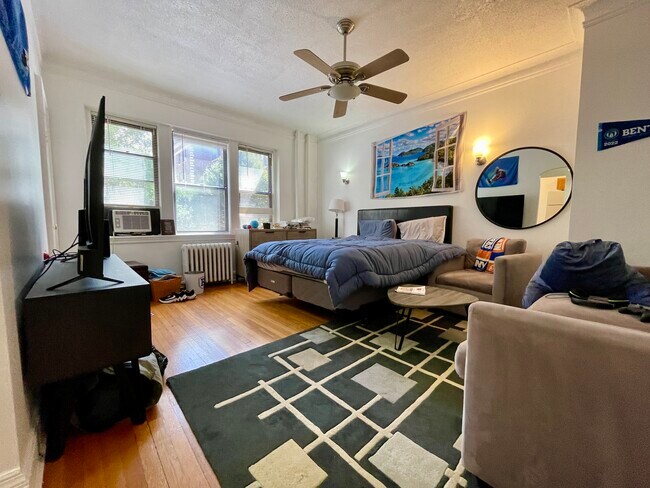 141 Englewood Ave unit 1, Brighton, MA 02135 - photo 2