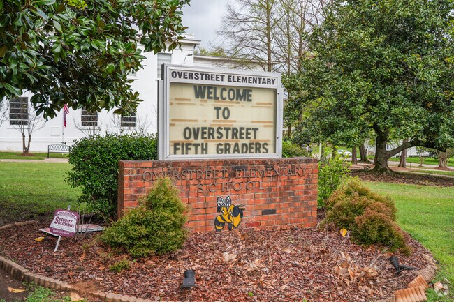 Overstreet Elementary School in Starkville is rated a B on Niche, earning high marks for diversity and teacher quality.