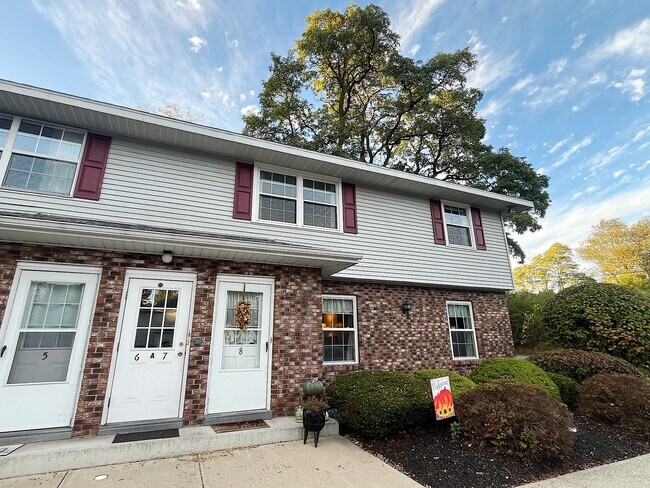 25A Pine Ln unit 25A Pine Lane Apt 7, Albany, NY 12203 - photo 2