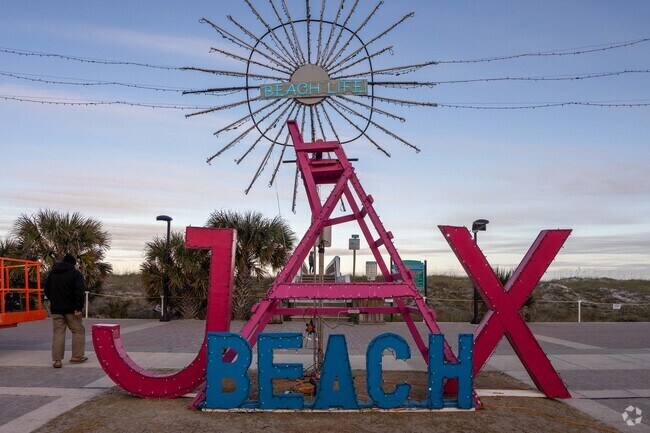 Deck the Chairs Christmas Eve Concert in Jacksonville Beach offers festive music and lights.