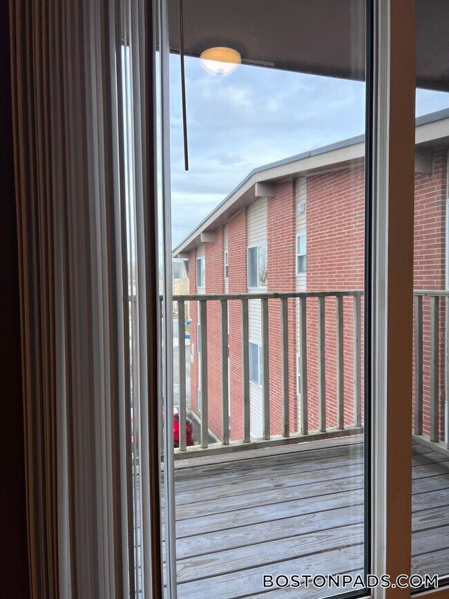 144 Stevens St unit 11, Lowell, MA 01851 - photo 7