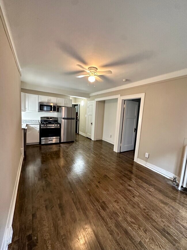 913 E Kilbourn Ave, Milwaukee, WI 53202