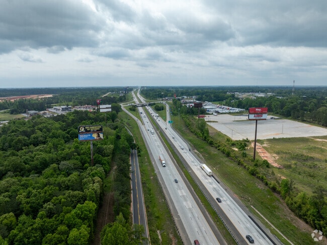 I-75 running just west of Centerville, Georgia.