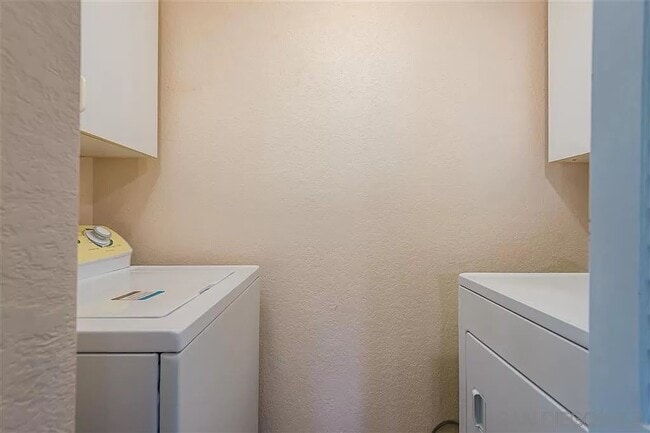 11267 Avenida de Los Lobos unit C, San Diego, CA 92127 - photo 5