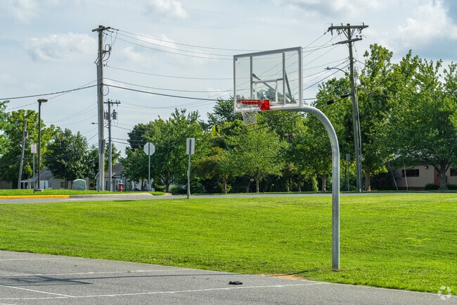 William Henry Middle School has basketball courts on site for student use.