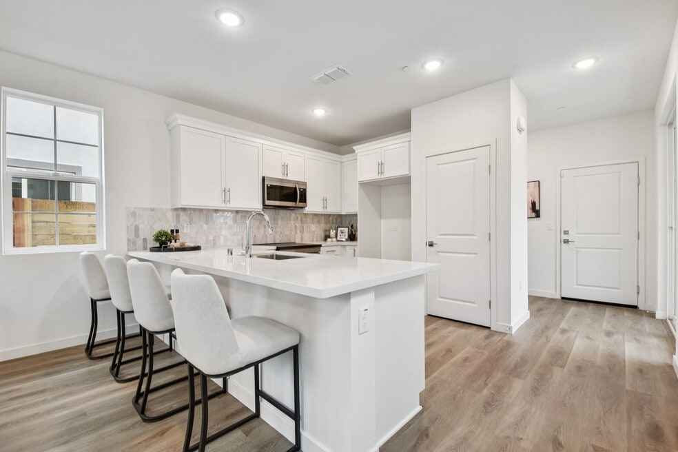 6451 Jacinto Way, Sacramento, CA 95823 - photo 1