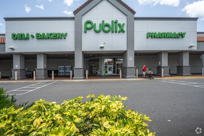 Peppermill residents can cross everything off their grocery list at Publix.