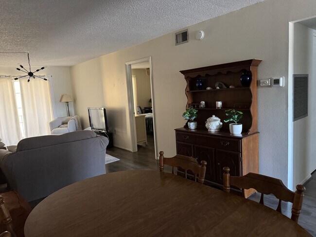 3719 Lake Bayshore Dr, Bradenton, FL 34205 - photo 6