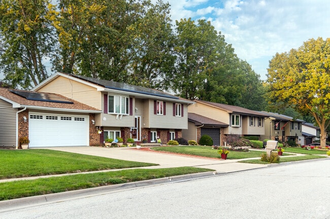 Bunker Hill features many split level homes from the 20th century.