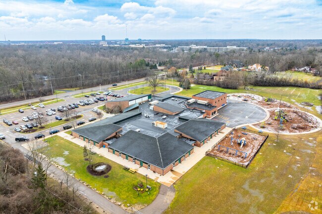 Bingham Farms Elementary School encourages positive, kind, and respectful relationships.